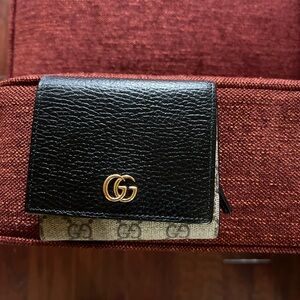 Gucci Black and Beige Leather Wallet